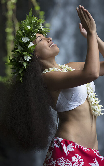 D-0524-The-Ori-Tahiti-Experience-044.jpg Air Tahiti Nui Vahine dancer Only in Tahiti